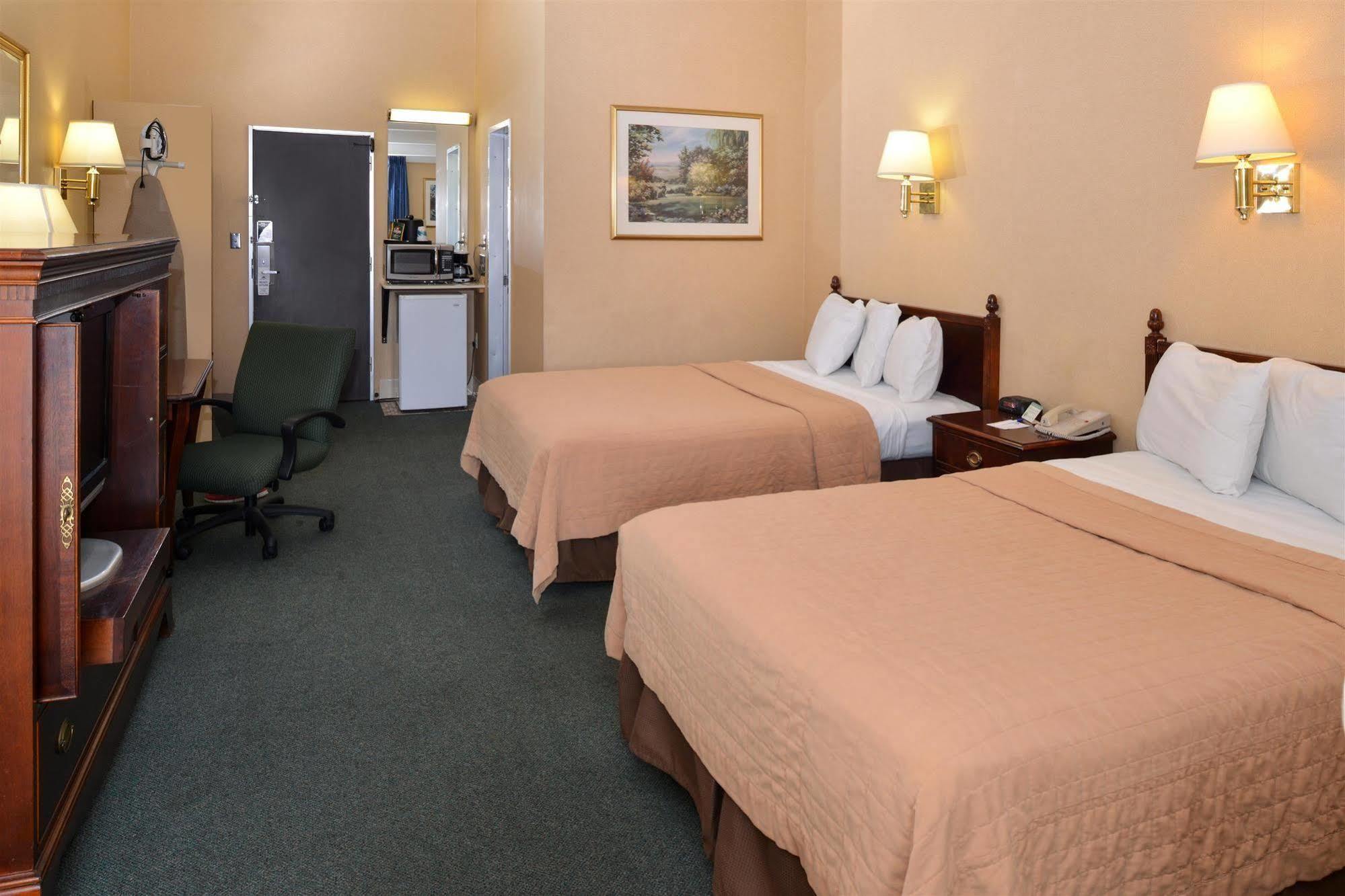 Americas Best Value Inn - Campus View Eau Claire Eksteriør bilde