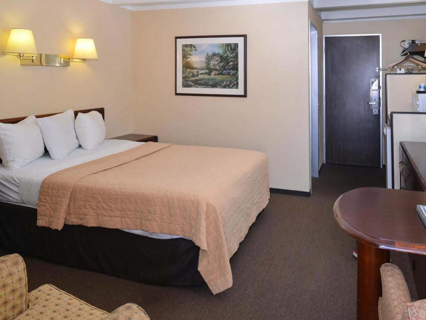 Americas Best Value Inn - Campus View Eau Claire Eksteriør bilde